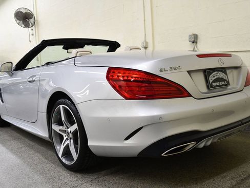 Used 2017 Mercedes-Benz SL 550 image 7