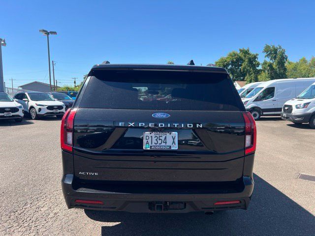 Used 2025 Ford Expedition Active AWD/4WD image 4