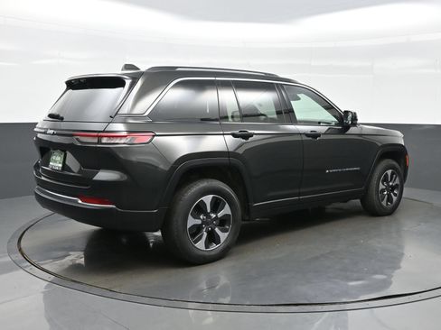 Used 2023 Jeep Grand Cherokee 4WD 4xe w/ Luxury Tech Group II image 8