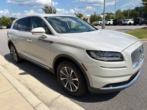 Used 2023 Lincoln Nautilus Reserve AWD/4WD image 7