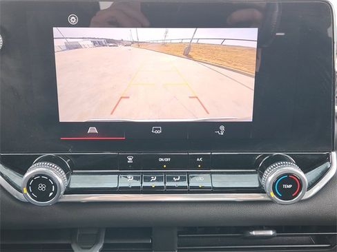 Used 2024 GMC Canyon Elevation image 19