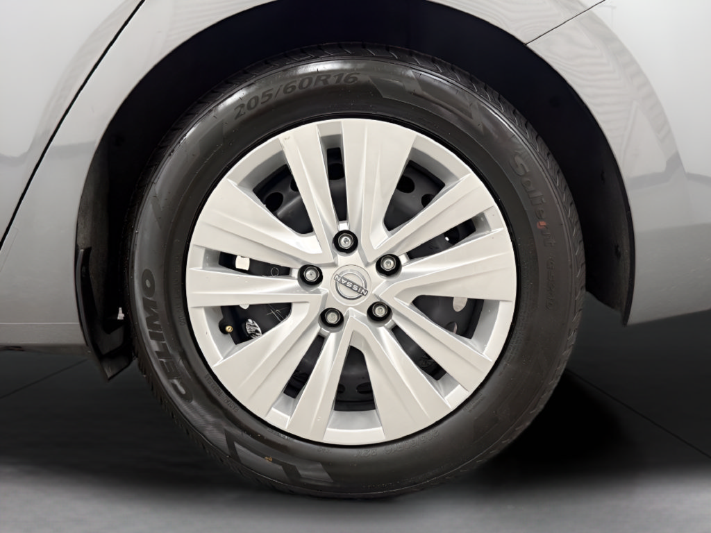 Used 2024 Nissan Sentra S FWD image 31