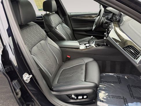 Used 2020 BMW M550i xDrive image 15