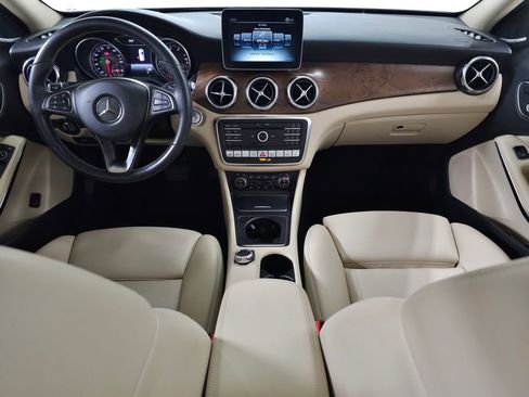 Used 2019 Mercedes-Benz GLA 250 4MATIC image 14