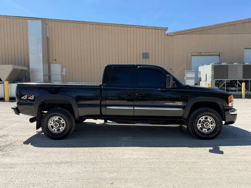 Used 2003 GMC Sierra 2500 SLT w/ SLT Preferred Equipment Group AWD/4WD image 4