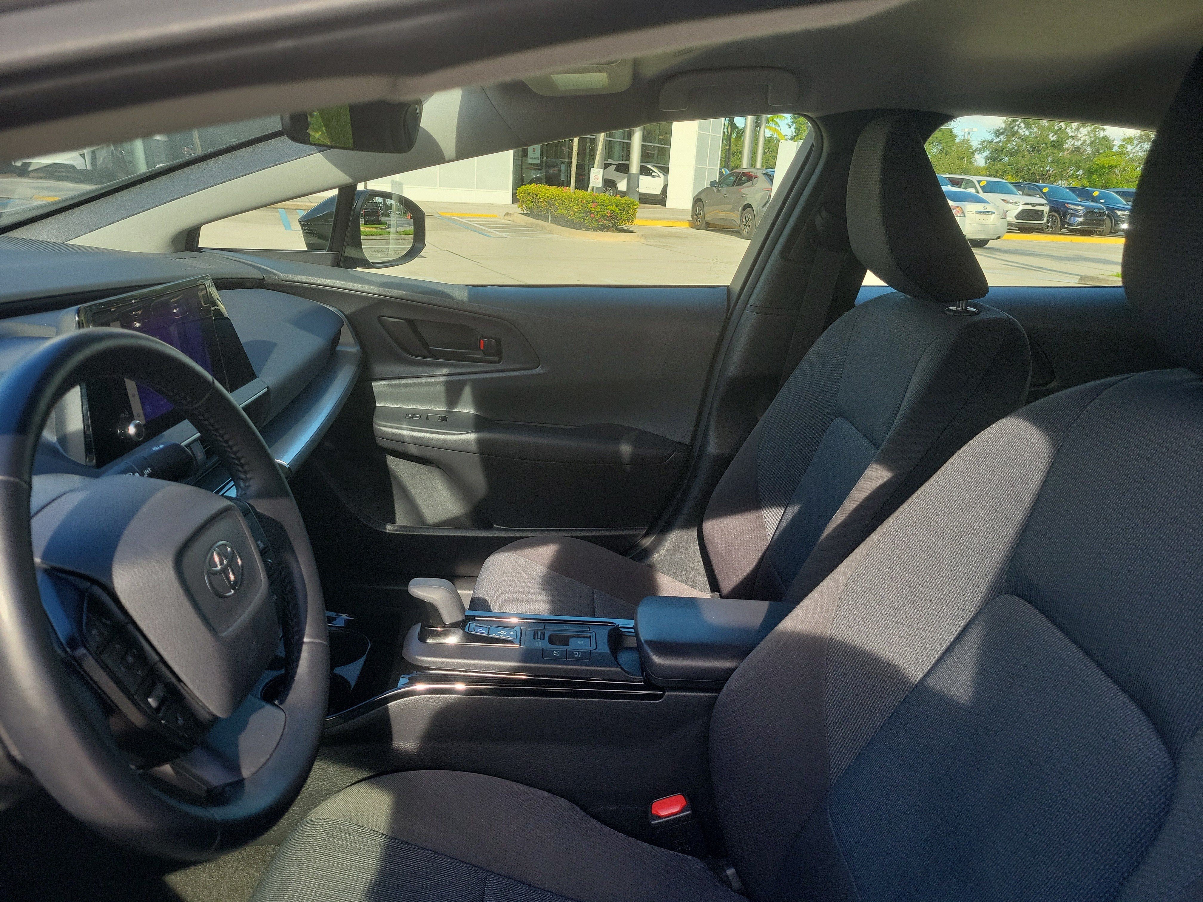 Used 2024 Toyota Prius LE FWD image 20