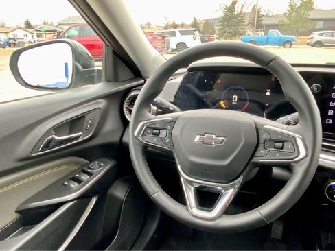 Certified 2025 Chevrolet Trax ACTIV image 34