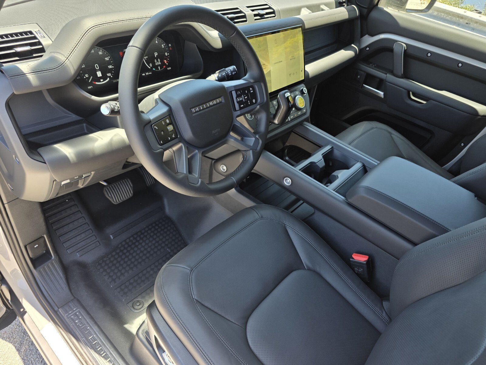Used 2026 Land Rover Defender 130 X-Dynamic SE AWD/4WD image 11