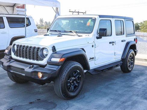 Used 2025 Jeep Wrangler Unlimited Sport AWD/4WD image 4
