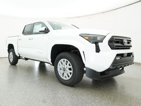 New 2025 Toyota Tacoma SR5 RWD image 30
