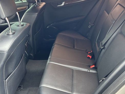 Used 2009 Mercedes-Benz C 300 Sedan image 15