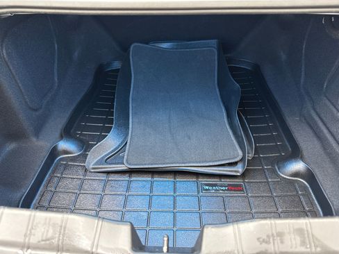 Used 2020 Chevrolet Camaro LT RWD image 41