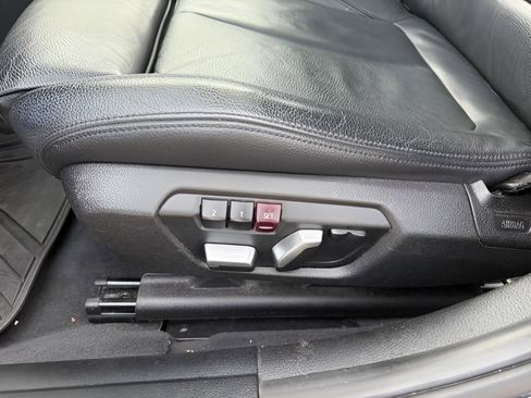 Used 2018 BMW 320i xDrive Sedan AWD/4WD image 24