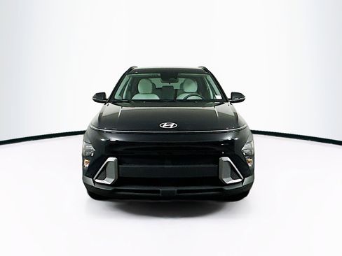 Used 2025 Hyundai Kona SEL image 2