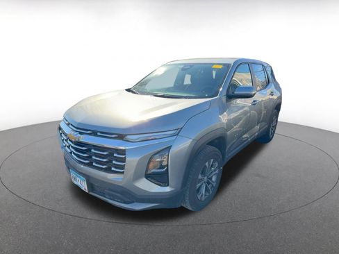 Used 2025 Chevrolet Equinox LT image 4