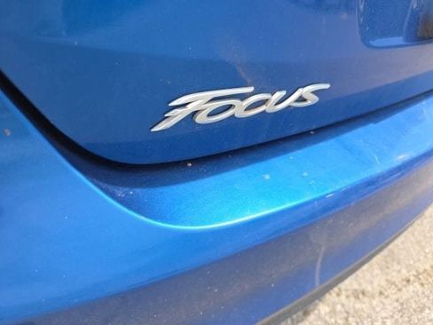 Used 2018 Ford Focus SE FWD image 12