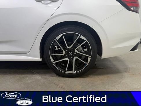 Used 2025 Nissan Sentra SR w/ SR Premium Package FWD image 8