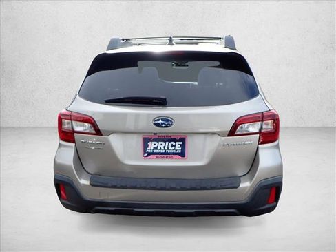 Used 2018 Subaru Outback 2.5i Premium image 3