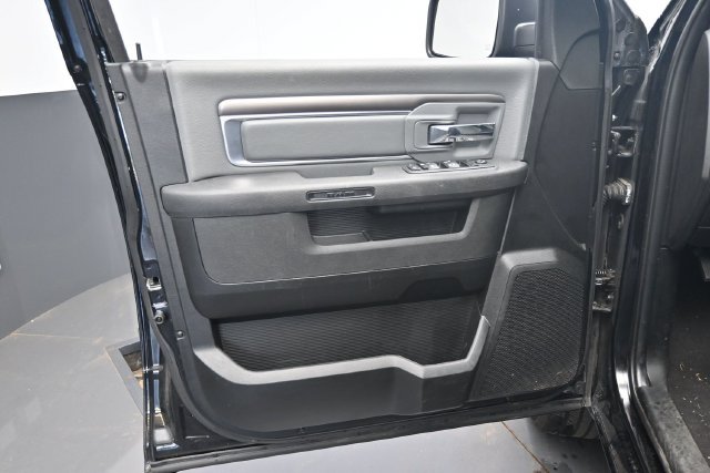 Used 2024 RAM 1500 Classic SLT AWD/4WD image 12