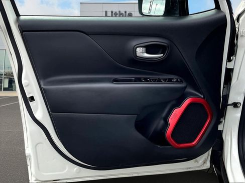 Used 2023 Jeep Renegade Trailhawk image 27