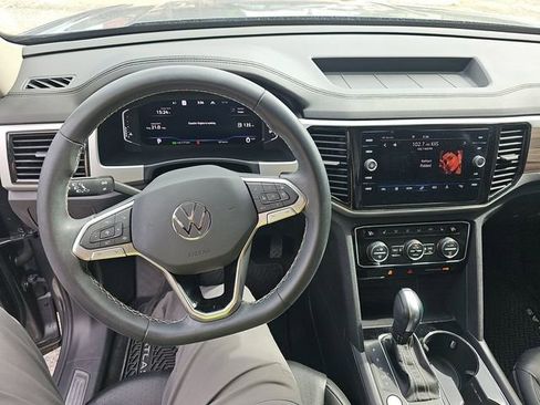 Used 2023 Volkswagen Atlas SEL AWD/4WD image 3