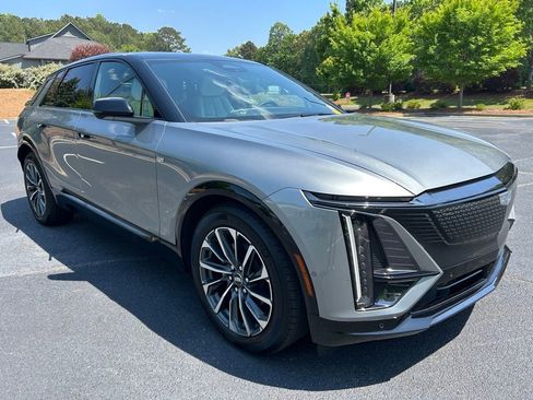 Used 2025 Cadillac Lyriq Sport RWD image 18