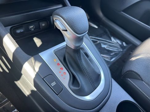 Used 2024 Kia Forte LXS image 15