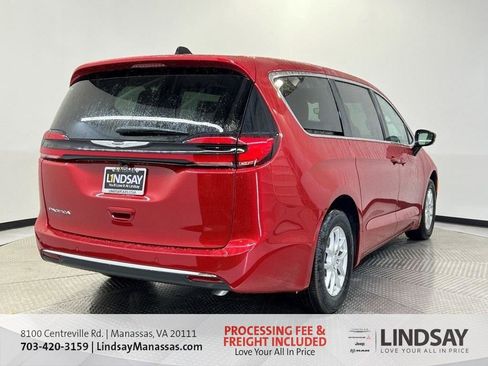 New 2026 Chrysler Pacifica Select FWD image 8