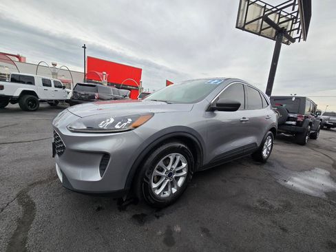 Used 2022 Ford Escape SE w/ Convenience Package image 2