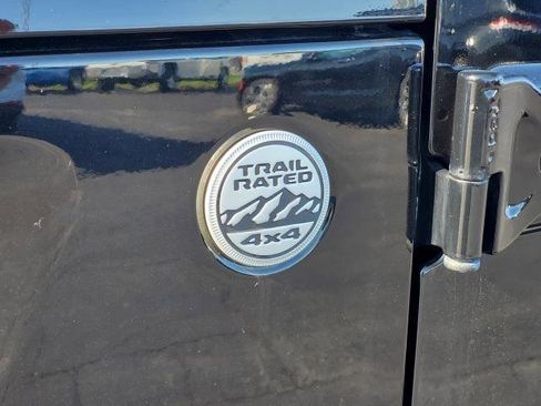 Used 2022 Jeep Wrangler Unlimited Sahara w/ Cold Weather Group image 31