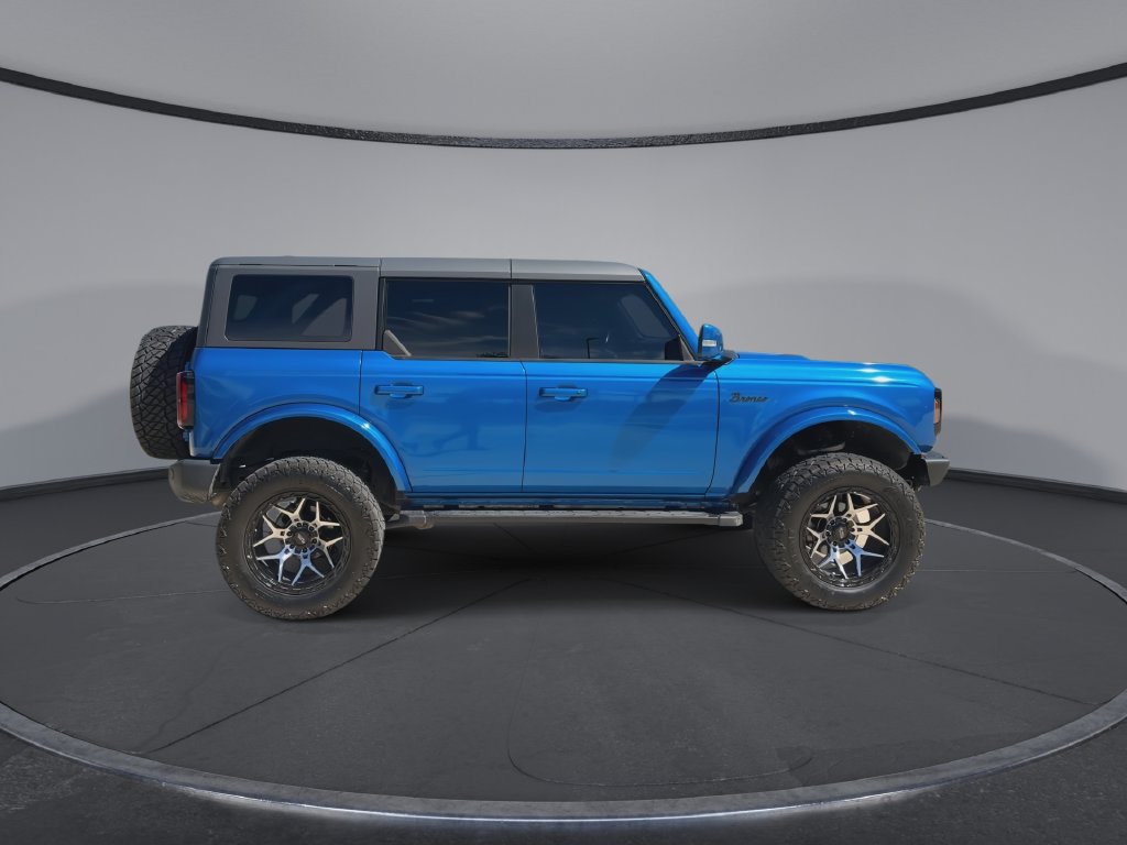 Used 2023 Ford Bronco Outer Banks AWD/4WD image 2