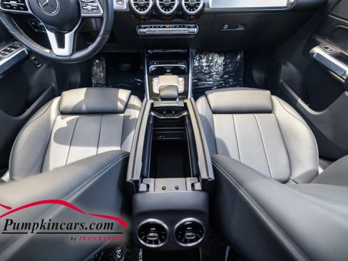 Used 2023 Mercedes-Benz GLB 250 4MATIC w/ Premium Package image 37