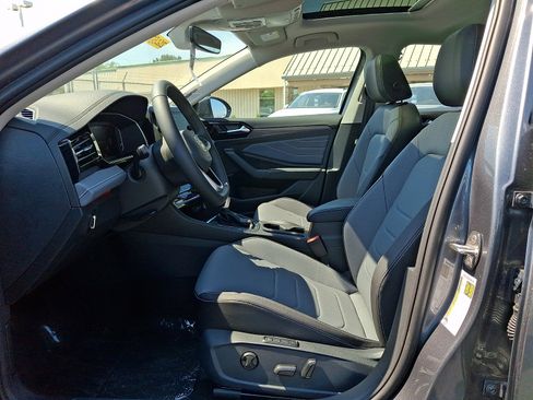 New 2026 Volkswagen Jetta SEL FWD image 9
