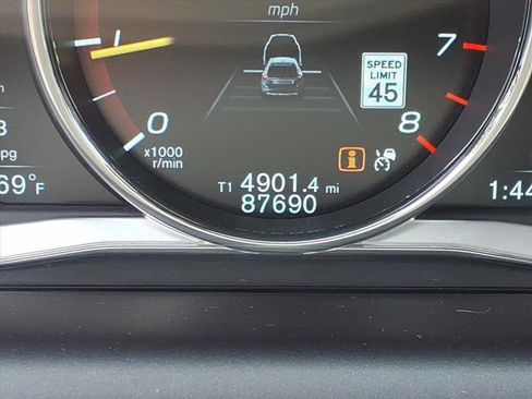 Used 2015 Volvo XC60 T5 Platinum image 28