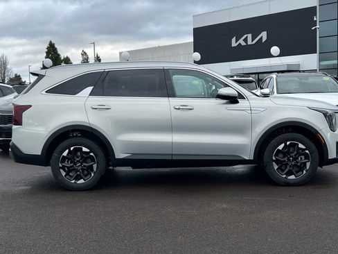 New 2026 Kia Sorento S w/ S Panoramic Sunroof Package image 4