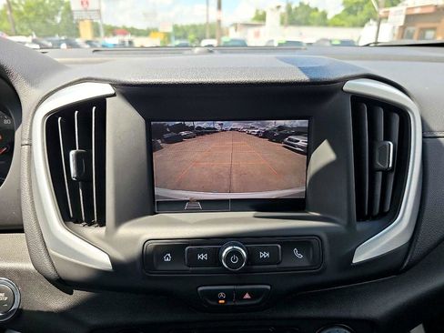 Used 2024 GMC Terrain SLE image 28