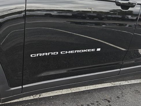 New 2026 Jeep Grand Cherokee L Limited image 7
