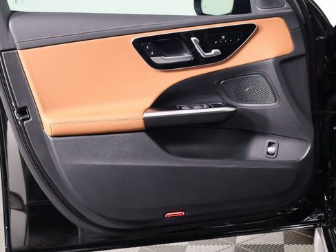 Used 2024 Mercedes-Benz C 300 4MATIC Sedan image 12