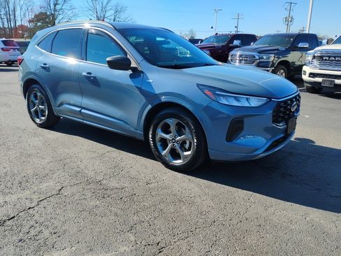 Used 2023 Ford Escape ST-Line image 3