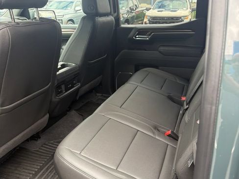 Used 2026 Chevrolet Silverado 1500 LT Trail Boss w/ LT Trail Boss Premium Package AWD/4WD image 13