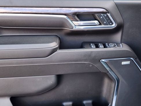 Used 2024 Chevrolet Silverado 2500 LTZ w/ LTZ Convenience Package image 22