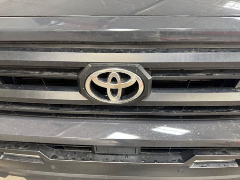 Certified 2025 Toyota Tacoma SR5 AWD/4WD image 23