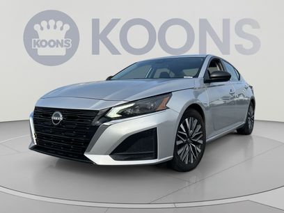 Used 2024 Nissan Altima 2.5 SV