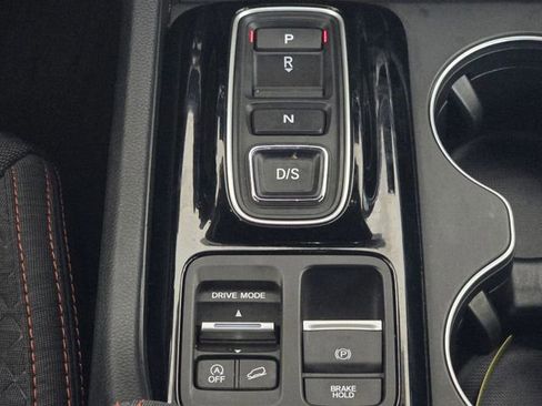 Certified 2025 Honda Pilot Sport image 11