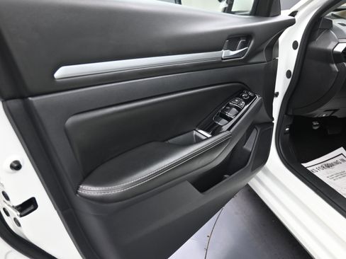 Used 2023 Nissan Altima 2.5 SV image 16