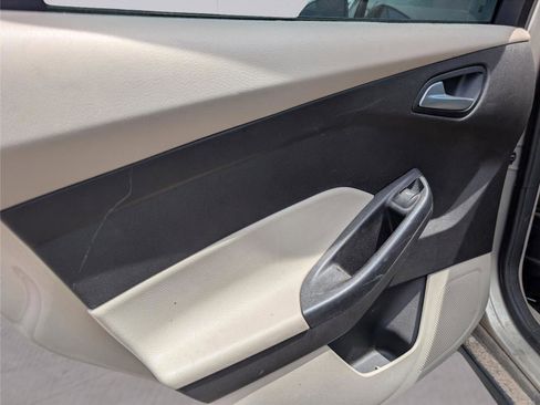 Used 2016 Ford Focus SE image 28