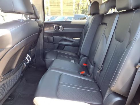Certified 2023 Kia Sorento S w/ Panoramic Sunroof Package FWD image 8