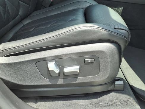 Used 2023 BMW X5 xDrive40i w/ M Sport Package AWD/4WD image 14