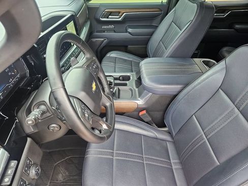 Used 2023 Chevrolet Silverado 1500 High Country w/ High Country Premium Package AWD/4WD image 19