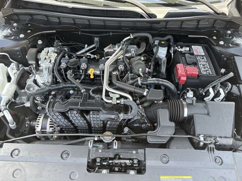 Used 2024 Nissan Altima 2.5 SR FWD image 24